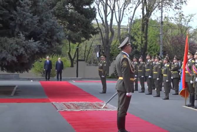 Նախագահականում դիմավորել են Ղազախստանի նախագահին