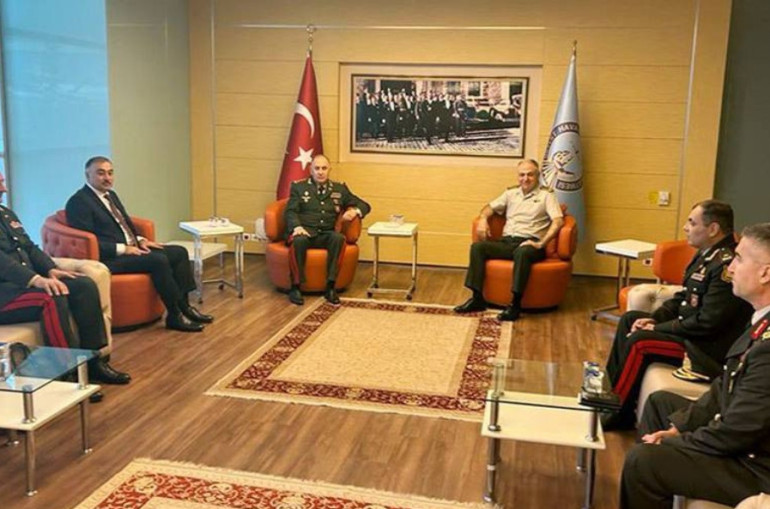 Ադրբեջանի ԶՈՒ ԳՇ պետը պատվիրակության հետ այցելել է Թուրքիա